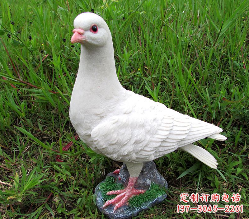 大同角斗士广场鸽子雕塑,象征勇气和坚毅