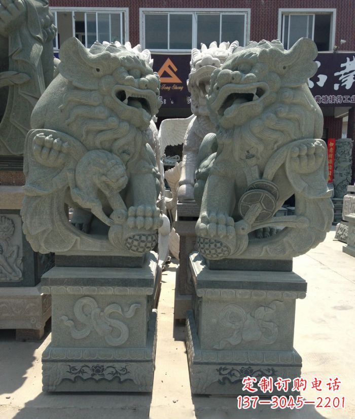 大同街边景观南方狮子石雕 (2)