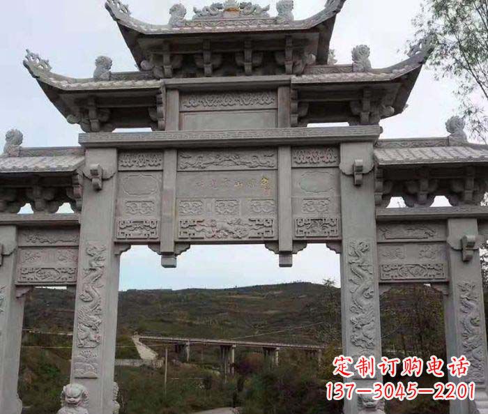 大同地标性的三门石雕牌坊
