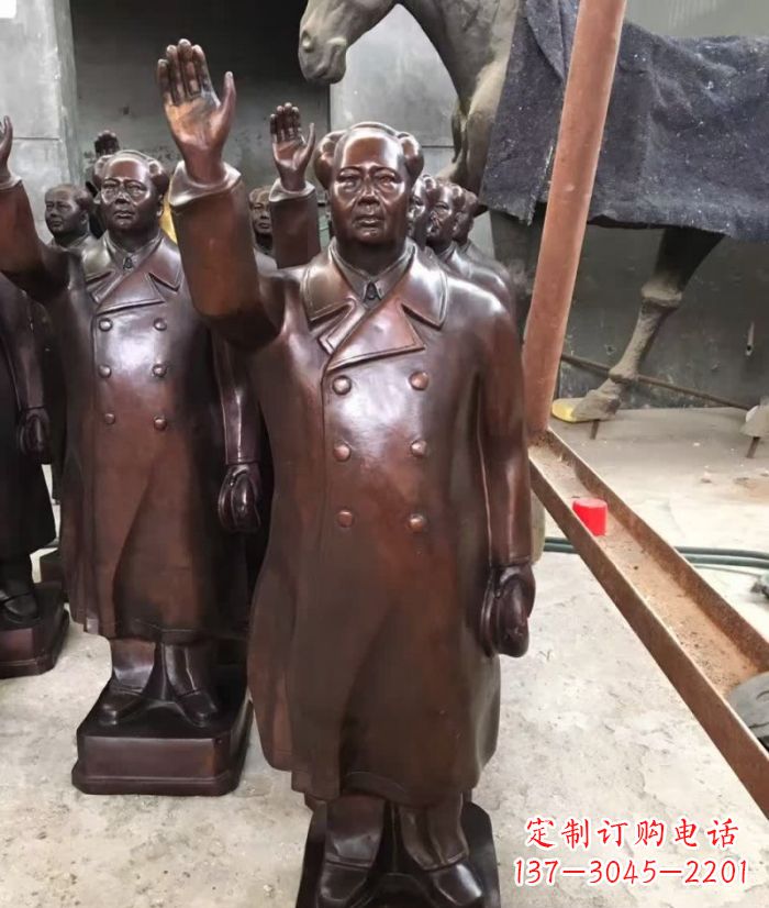大同毛主席挥手铜雕，传达毛主席的不朽精神