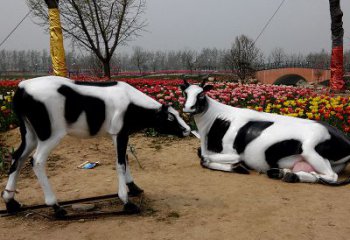 大同室外仿真动物雕塑-奶牛，为您打造精美细腻的艺术品