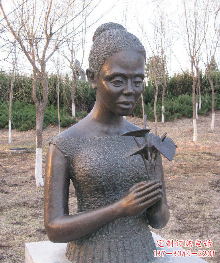大同拿着白鹤芋花朵的女人西方人物铜雕