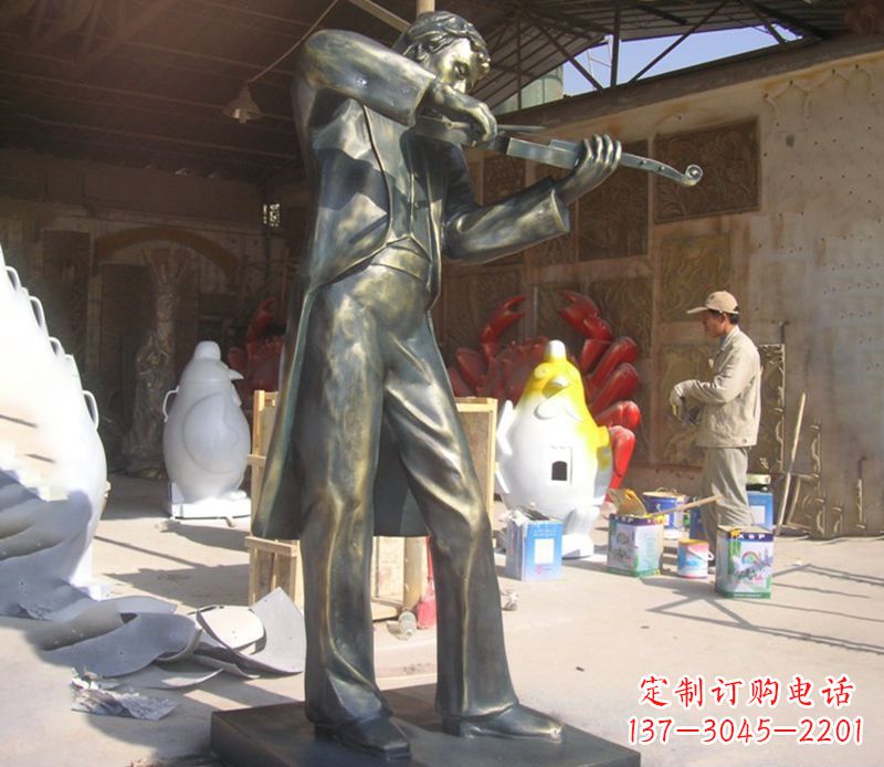 大同男人演奏小提琴铜雕