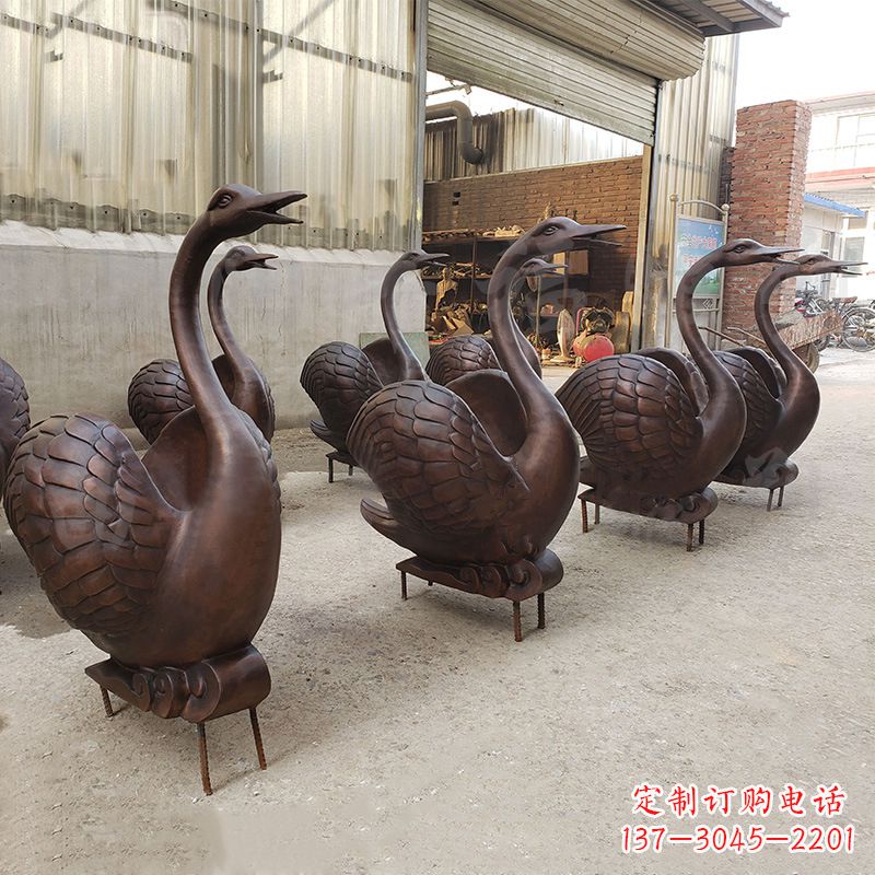 大同中领雕塑天鹅铜雕是一款精美的艺术作品,既…