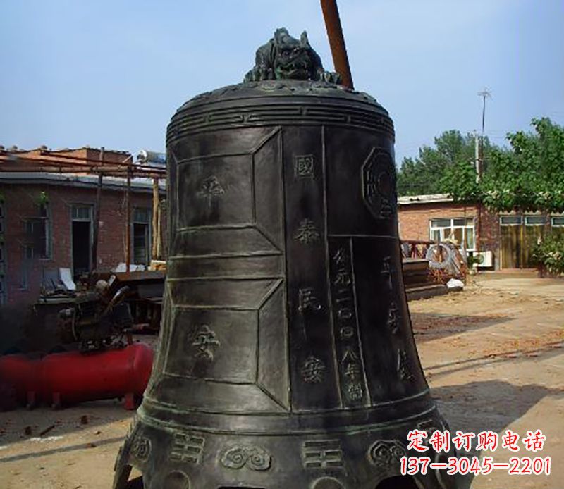 大同平安国泰,民安铜钟雕塑
