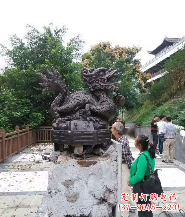 大同青龙神兽雕塑,神态凝重,气势磅礴