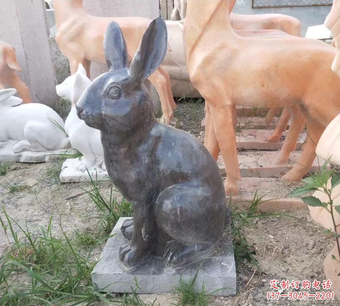大同青石公园兔子雕塑,实惠的艺术装点