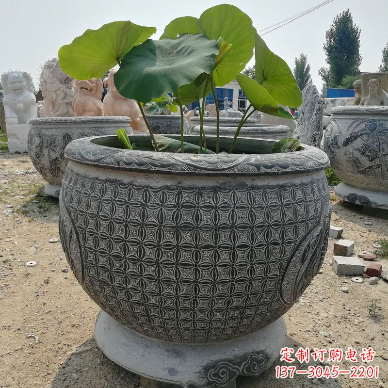 大同荷花鱼石雕塑,精美雕塑展现浪漫情怀