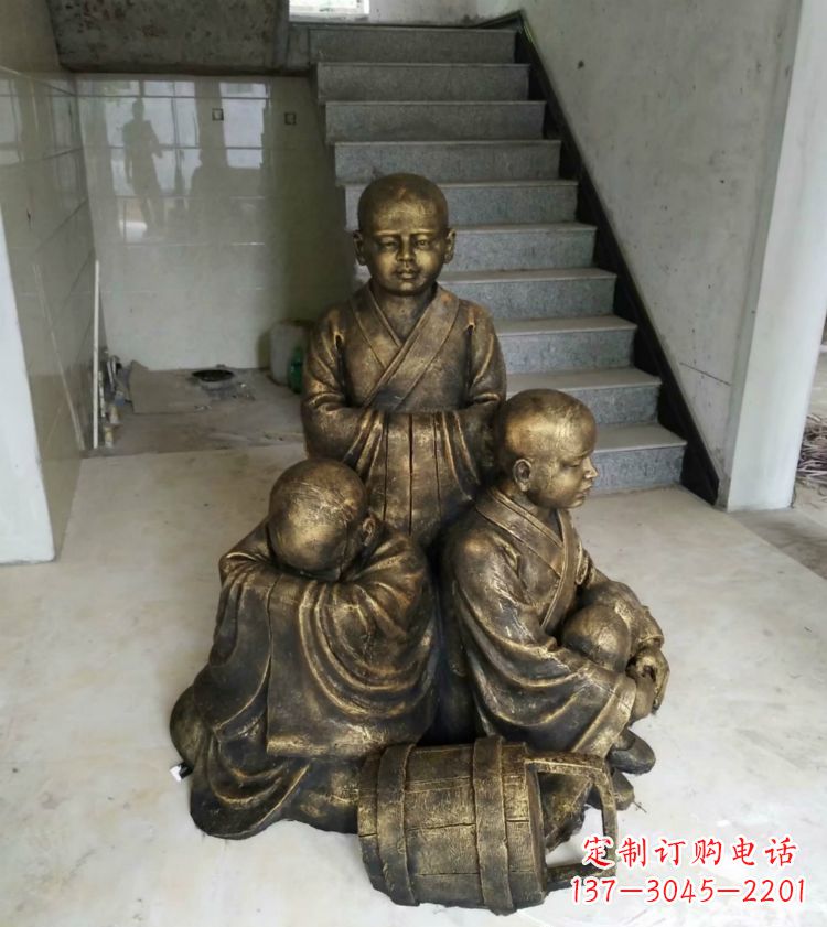 大同中国领雕塑推出的金色佛祖三像是一件令人惊…