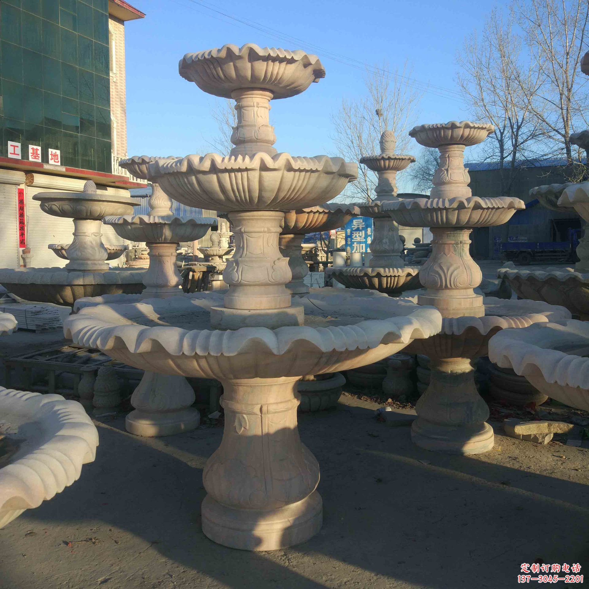大同城市增添魅力的石雕天鹅
