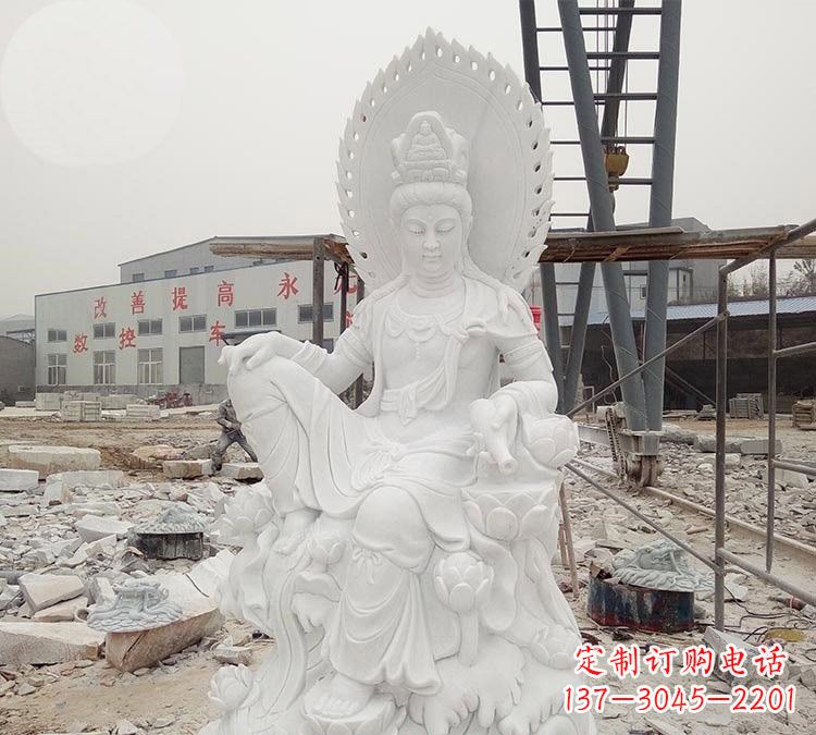 大同寺庙自在观音雕像