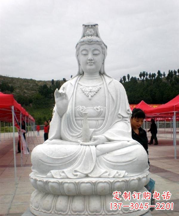 大同寺庙坐式观音雕像