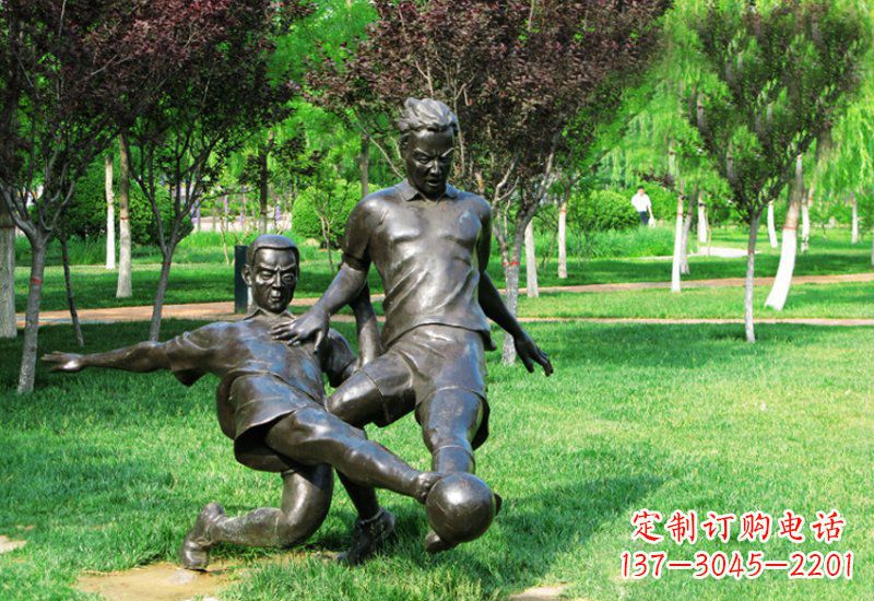 大同踢足球的人物铜雕222