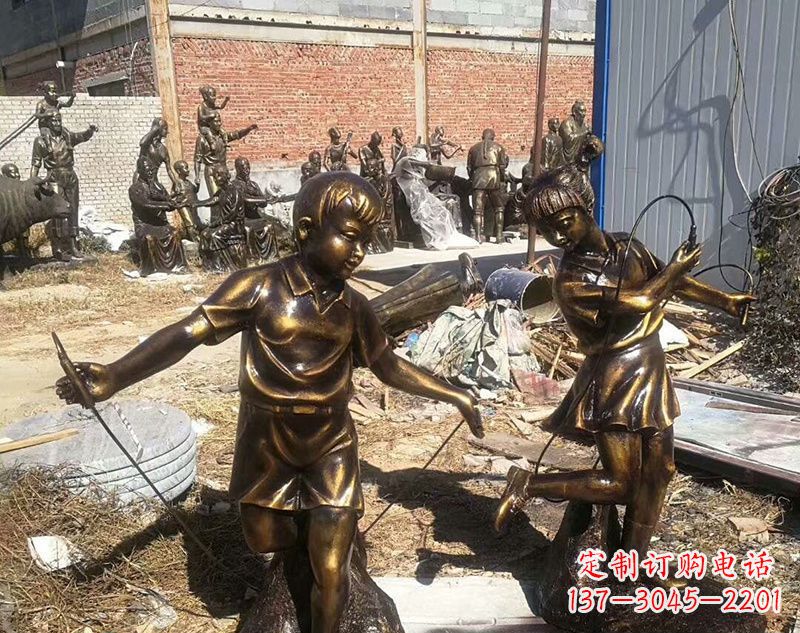 大同跳绳的儿童铜雕