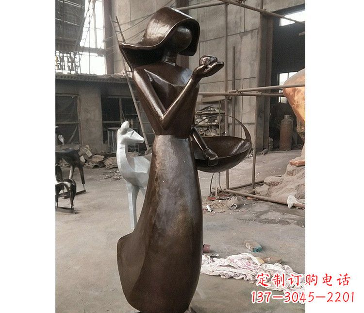 大同铜雕逛街女孩人物雕塑