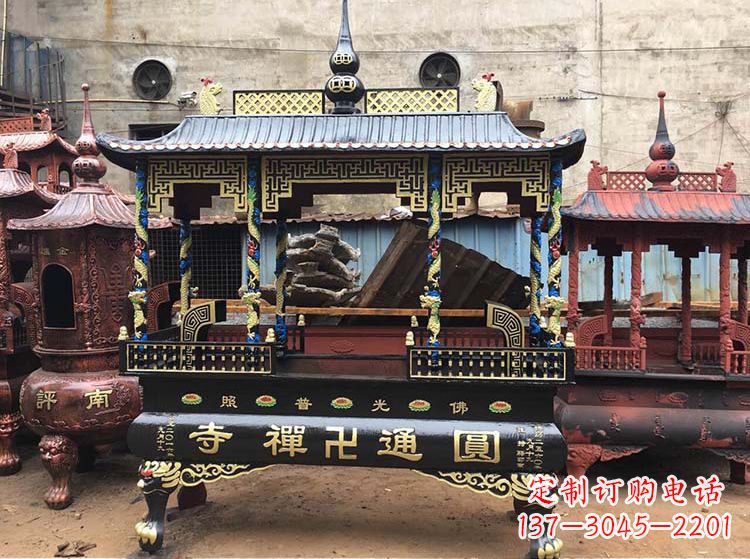大同铜雕像铁香炉