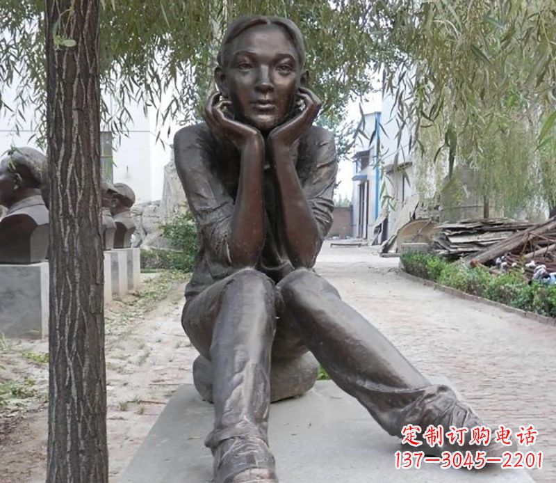 大同托着下巴小女孩公园人物铜雕