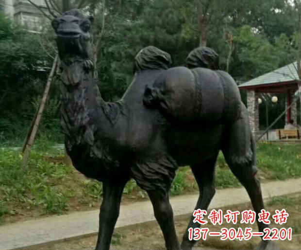大同驮行李的骆驼铜雕