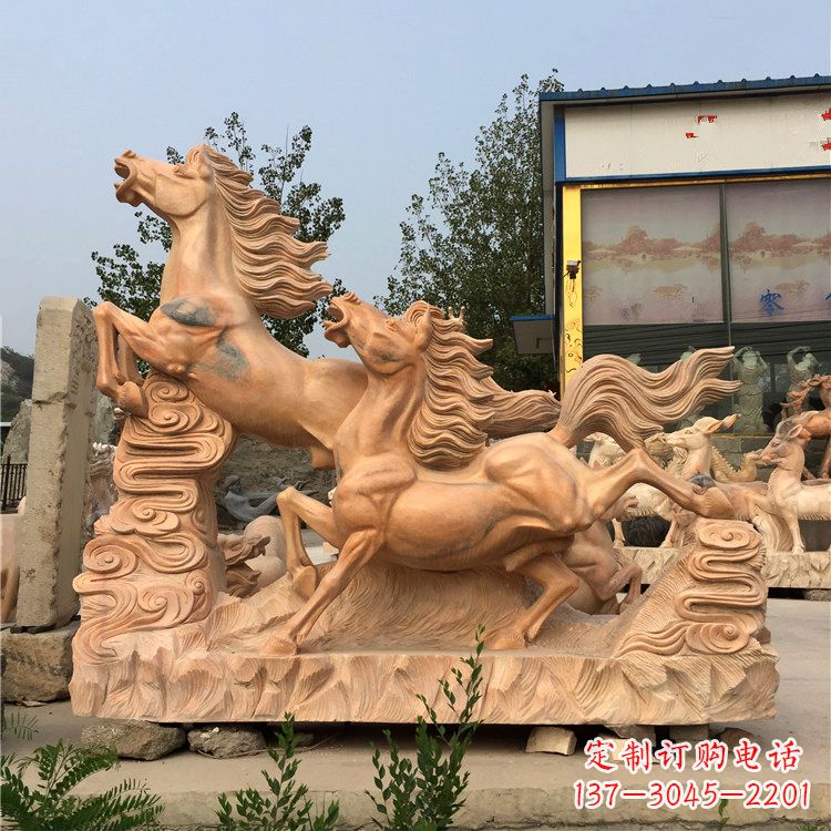 大同晚霞红奔马群雕
