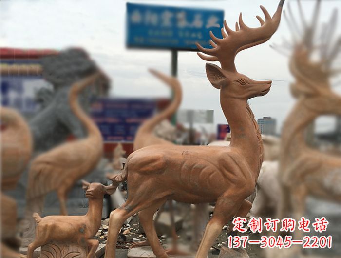 大同晚霞红动物驯鹿公园石雕