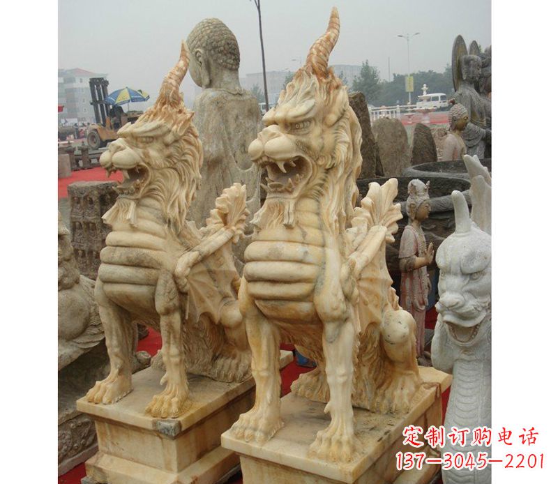 大同晚霞红独角兽雕塑