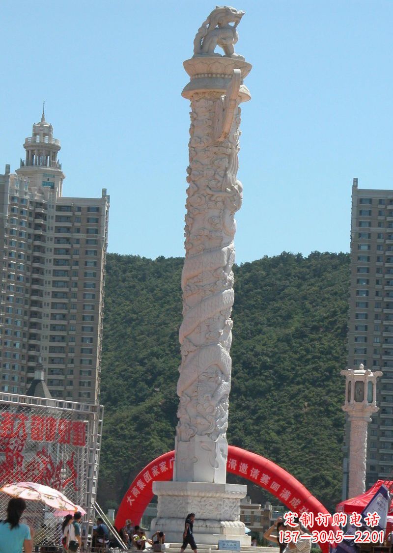 大同晚霞红广场龙柱