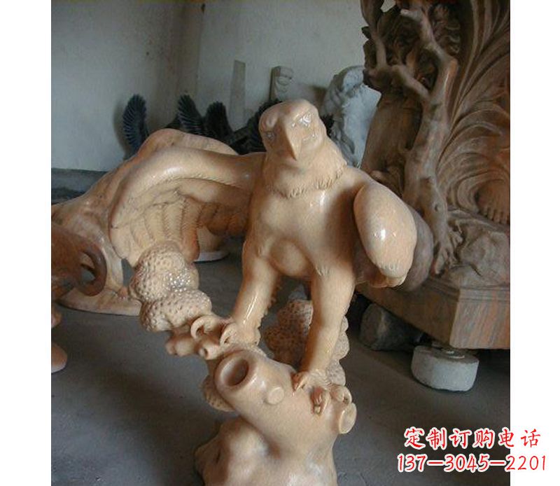 大同晚霞红老鹰石雕