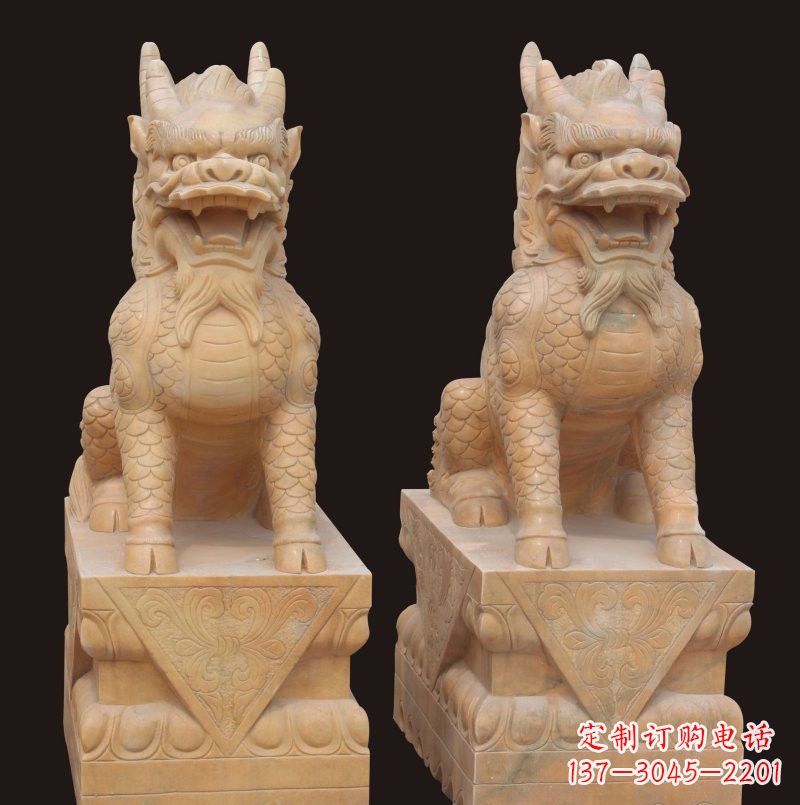 大同晚霞红门口坐式麒麟石雕