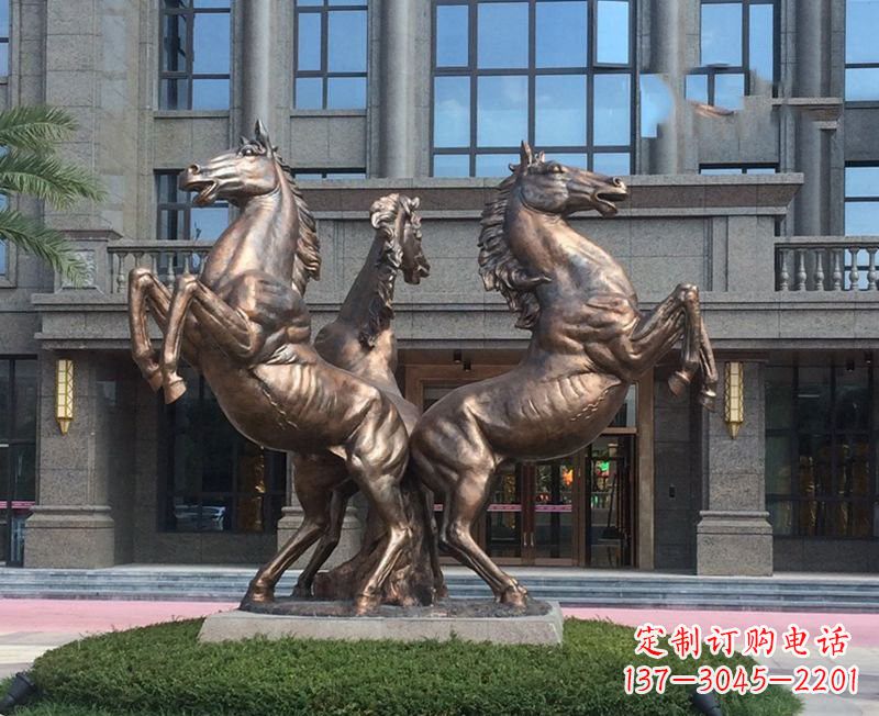 大同小区立马铜雕