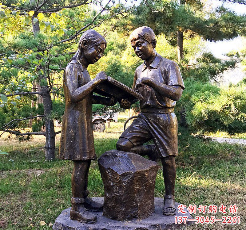 大同校园读书的学生铜雕