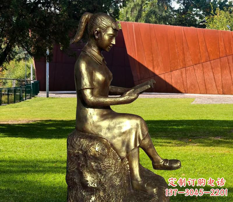 大同校园看书的女孩铜雕