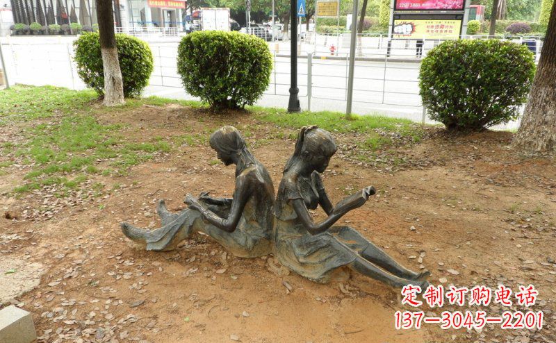 大同校园坐着看书的女孩人物铜雕
