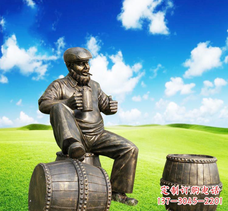 大同坐酒桶喝啤酒的西方人物铜雕